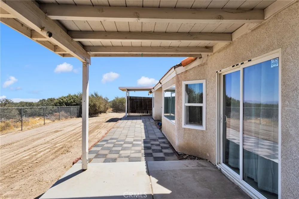 9352 Cedar Street Oak Hills, CA 92344
