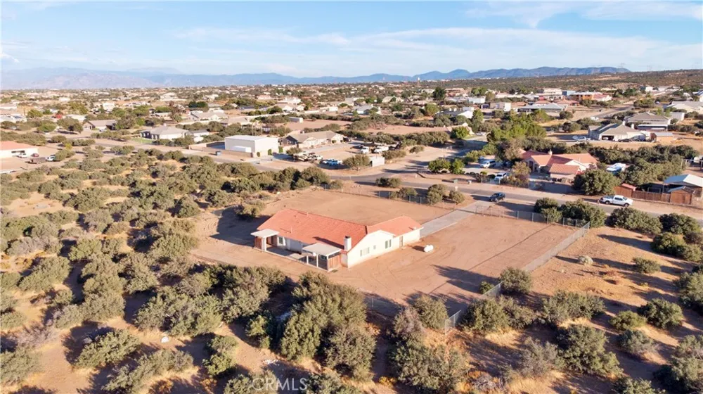 9352 Cedar Street Oak Hills, CA 92344