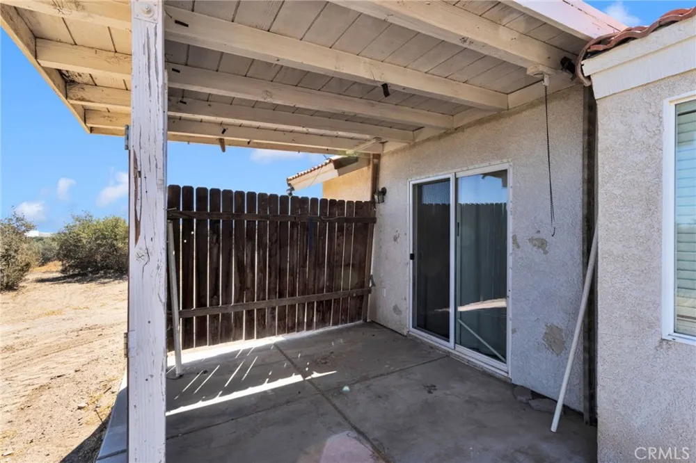 9352 Cedar Street Oak Hills, CA 92344