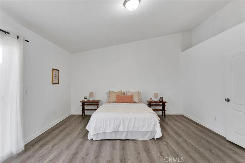 9352 Cedar Street Oak Hills, CA 92344