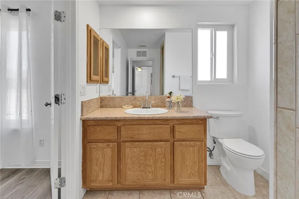 9352 Cedar Street Oak Hills, CA 92344