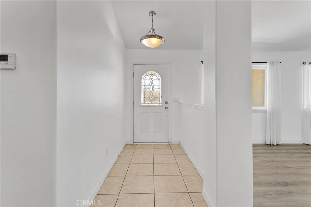 9352 Cedar Street Oak Hills, CA 92344