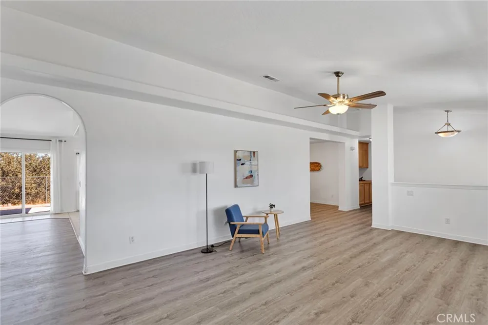 9352 Cedar Street Oak Hills, CA 92344