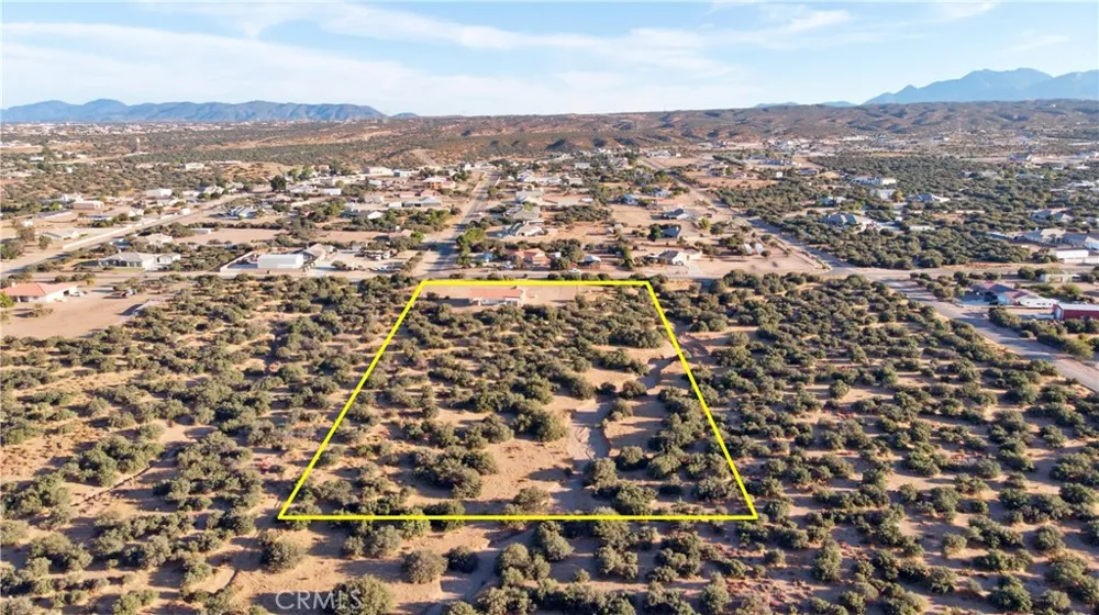 9352 Cedar Street Oak Hills, CA 92344