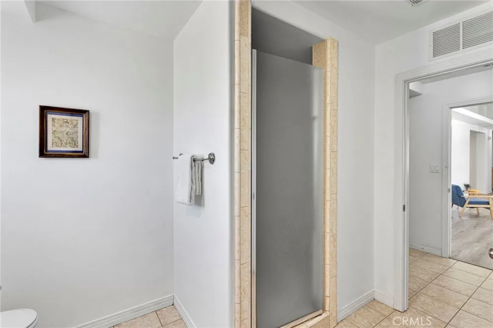 9352 Cedar Street Oak Hills, CA 92344