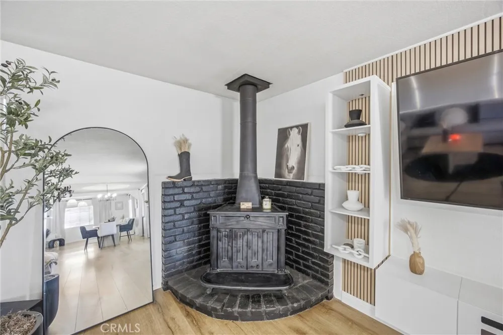 19185 Shoshonee Apple Valley, CA 92307