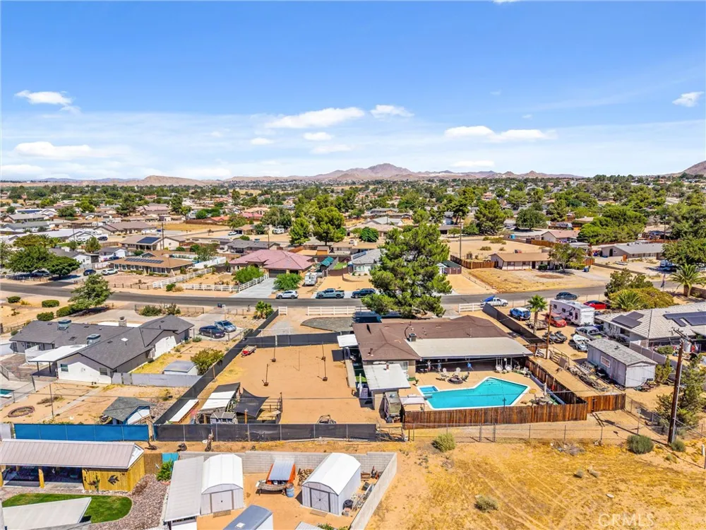 19185 Shoshonee Apple Valley, CA 92307