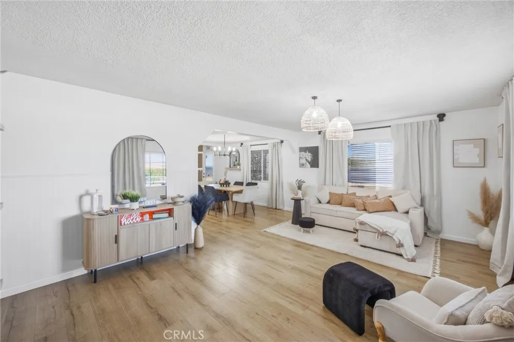 19185 Shoshonee Apple Valley, CA 92307
