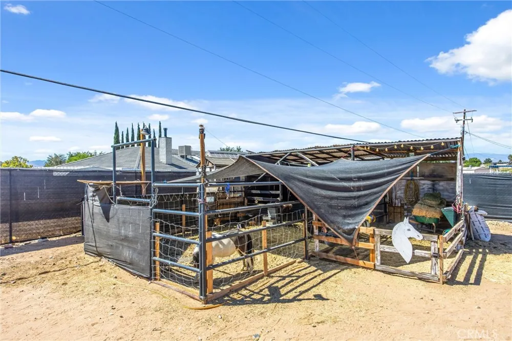 19185 Shoshonee Apple Valley, CA 92307