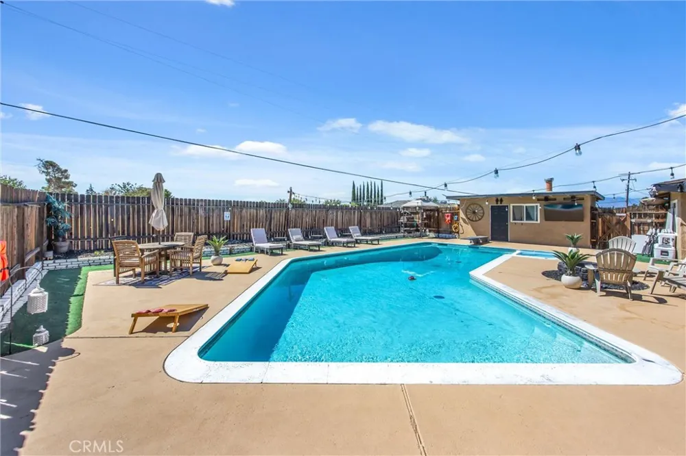 19185 Shoshonee Apple Valley, CA 92307