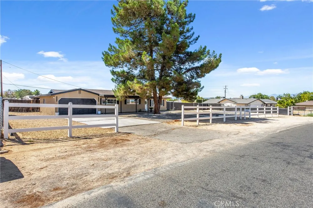 19185 Shoshonee Apple Valley, CA 92307