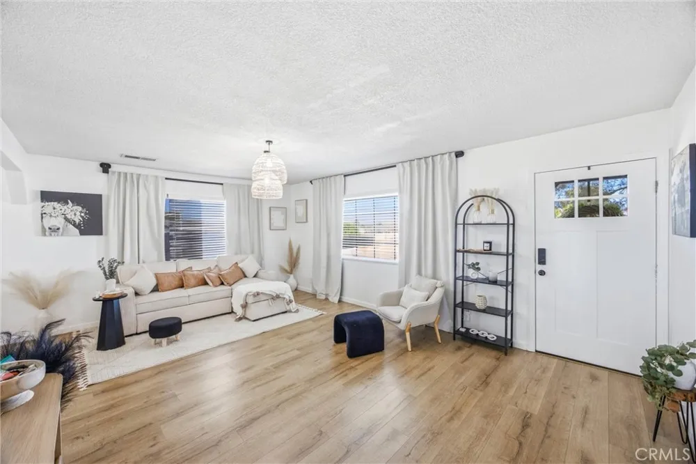 19185 Shoshonee Apple Valley, CA 92307