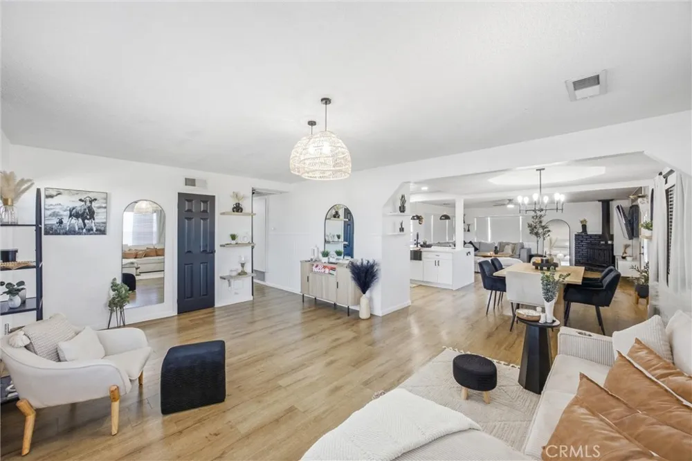 19185 Shoshonee Apple Valley, CA 92307