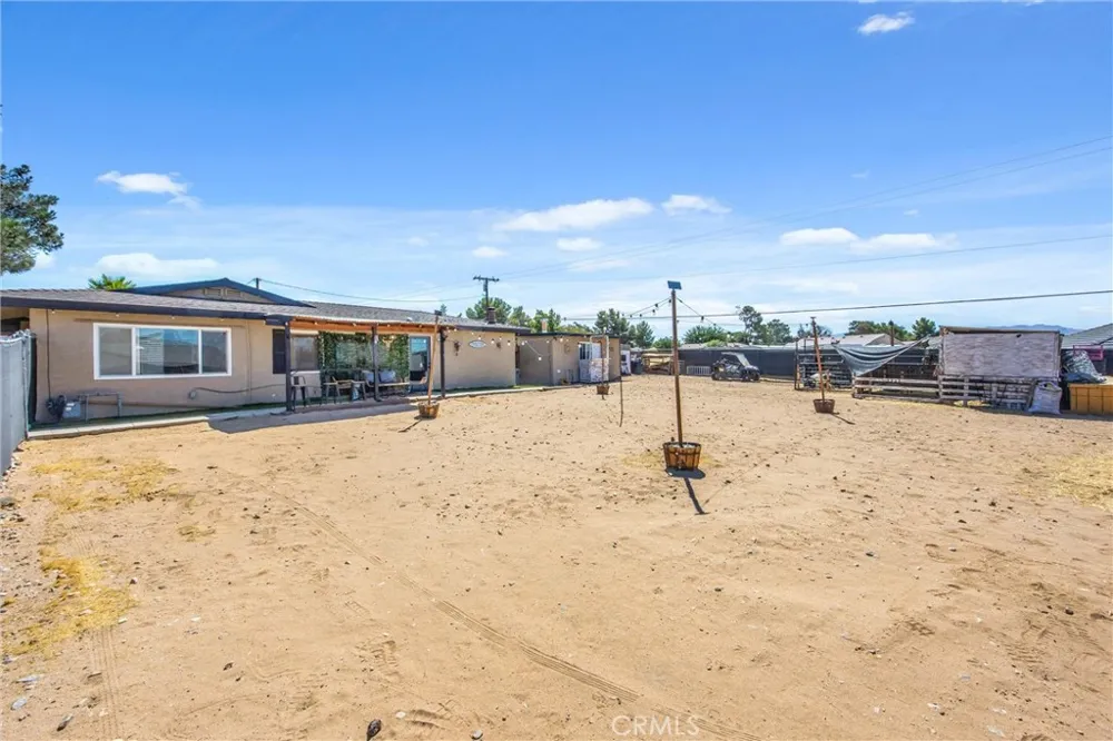 19185 Shoshonee Apple Valley, CA 92307
