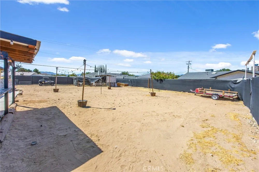 19185 Shoshonee Apple Valley, CA 92307
