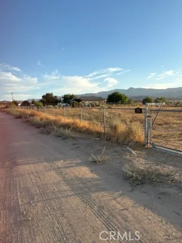 9934 Lager Phelan, CA 92371
