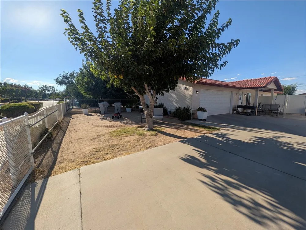 16410 Smoke Tree Hesperia, CA 92345