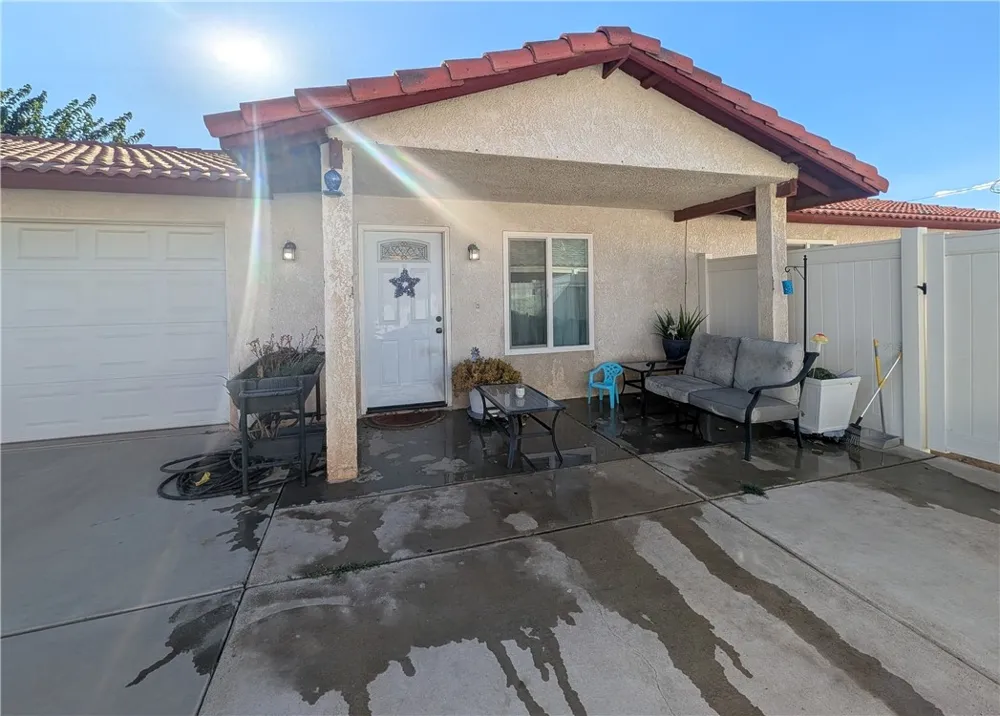 16410 Smoke Tree Hesperia, CA 92345