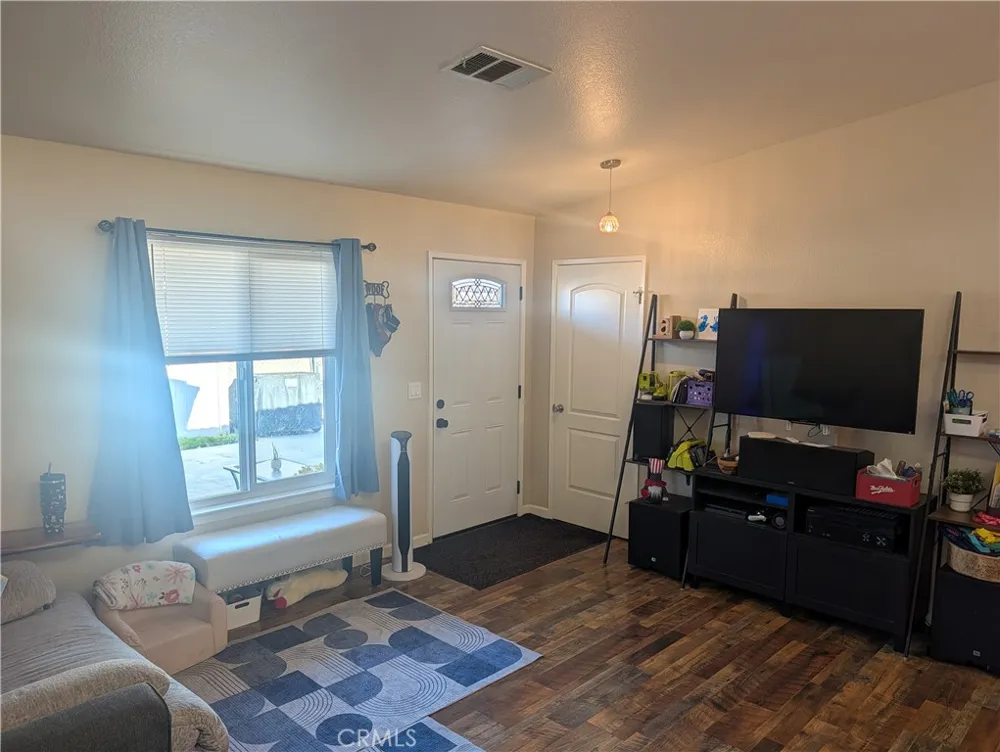 16410 Smoke Tree Hesperia, CA 92345