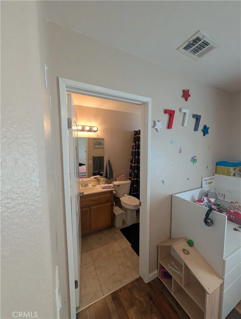 16410 Smoke Tree Hesperia, CA 92345