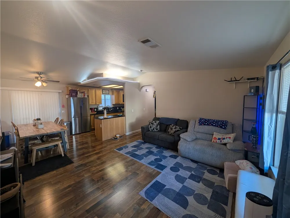 16410 Smoke Tree Hesperia, CA 92345