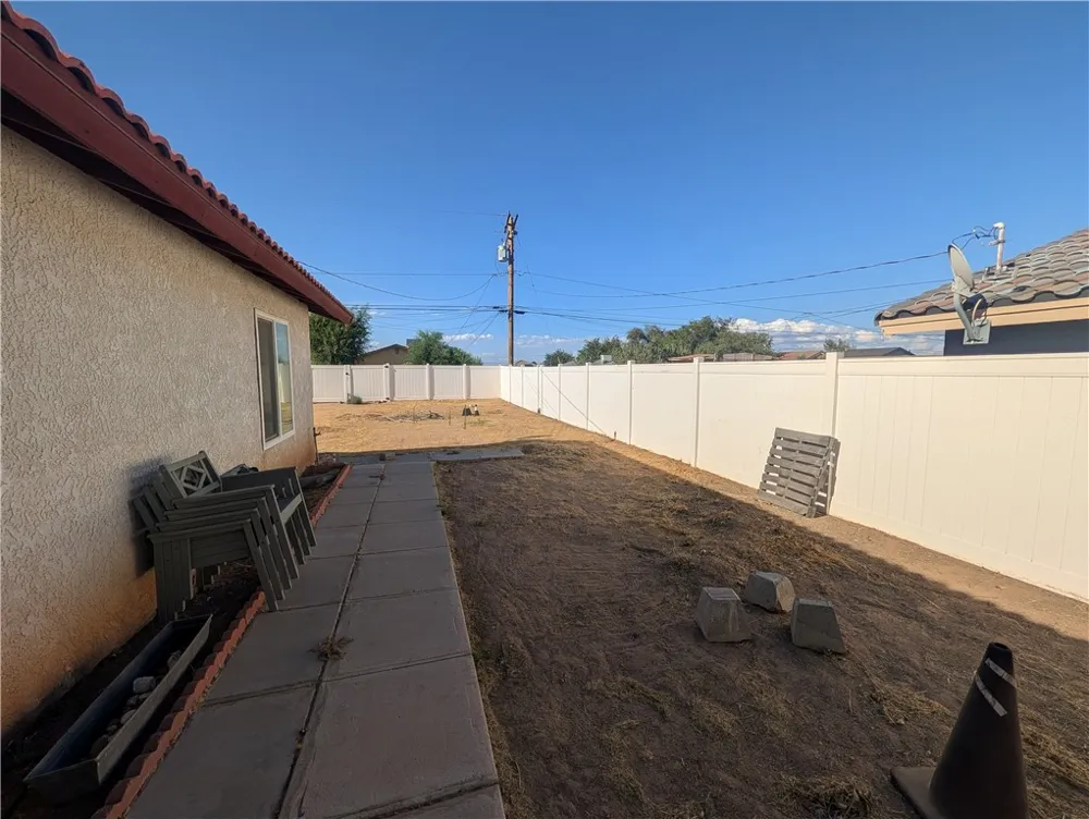 16410 Smoke Tree Hesperia, CA 92345