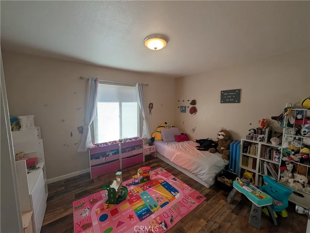16410 Smoke Tree Hesperia, CA 92345
