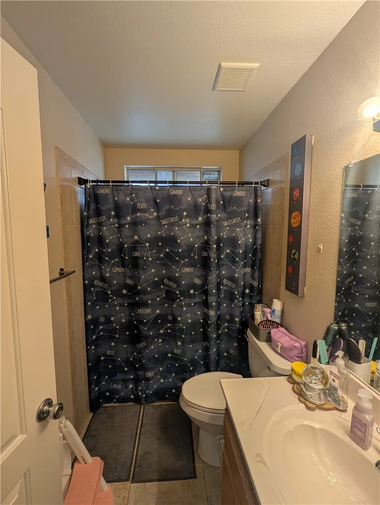 16410 Smoke Tree Hesperia, CA 92345
