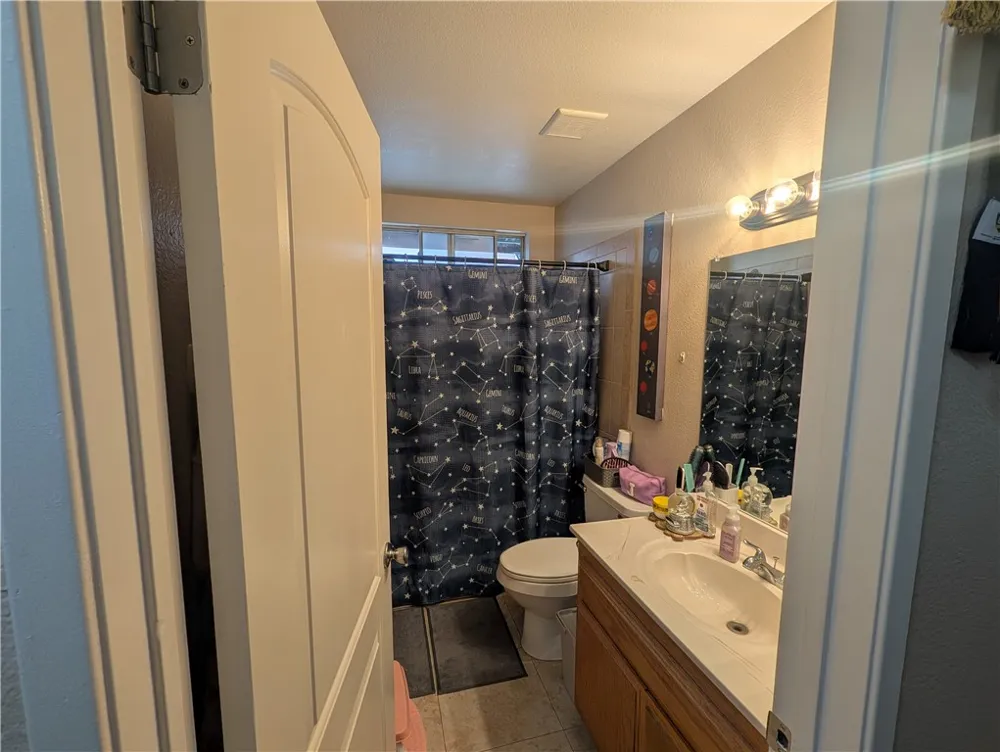 16410 Smoke Tree Hesperia, CA 92345