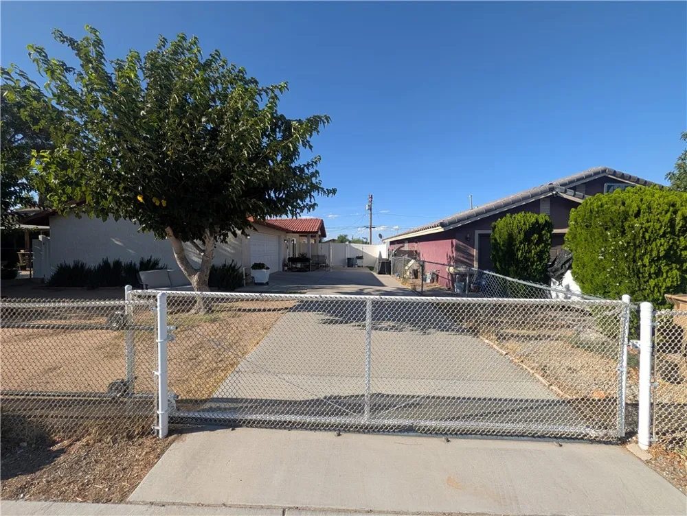 16410 Smoke Tree Hesperia, CA 92345