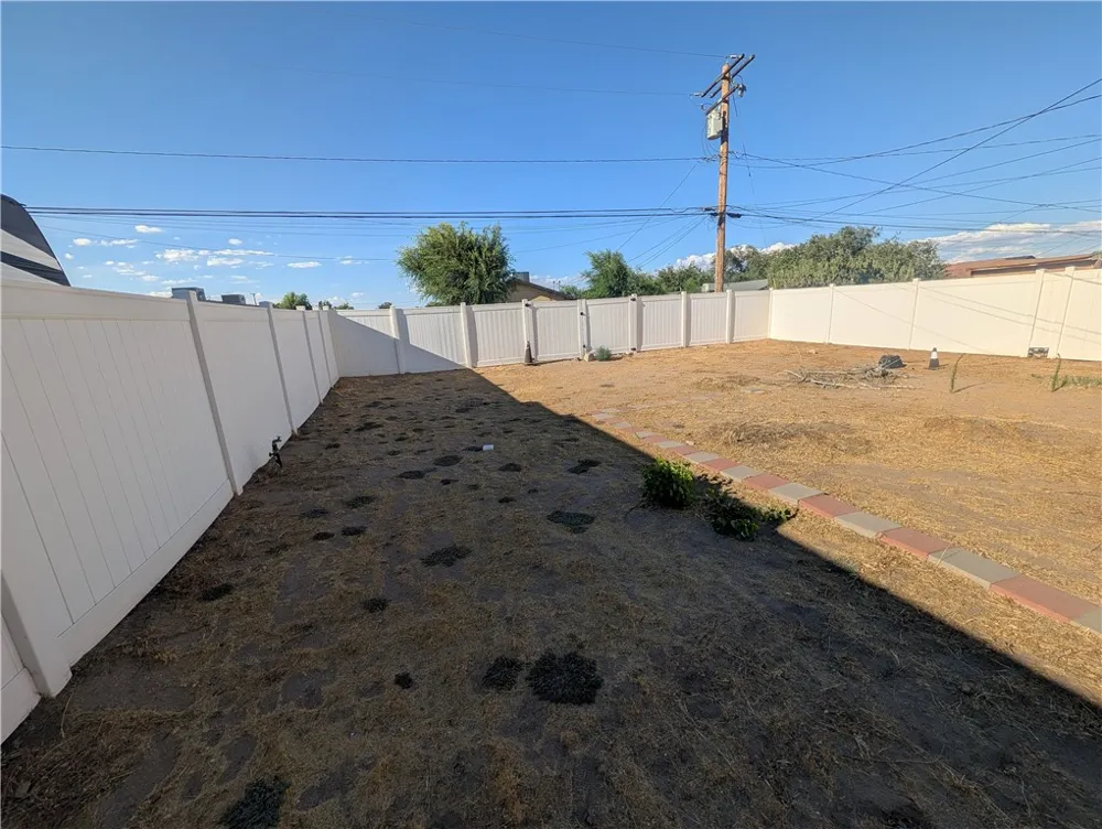 16410 Smoke Tree Hesperia, CA 92345