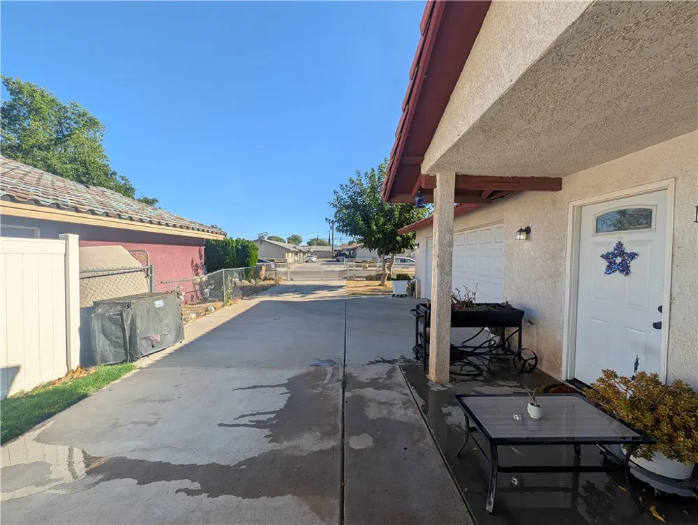 16410 Smoke Tree Hesperia, CA 92345