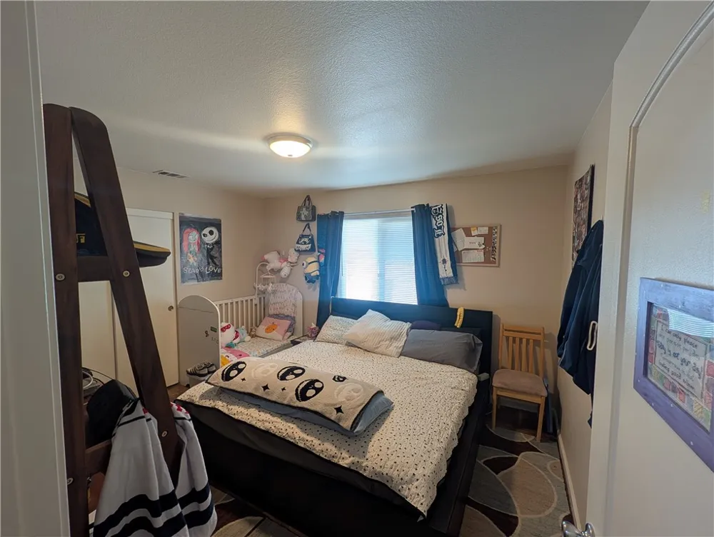 16410 Smoke Tree Hesperia, CA 92345