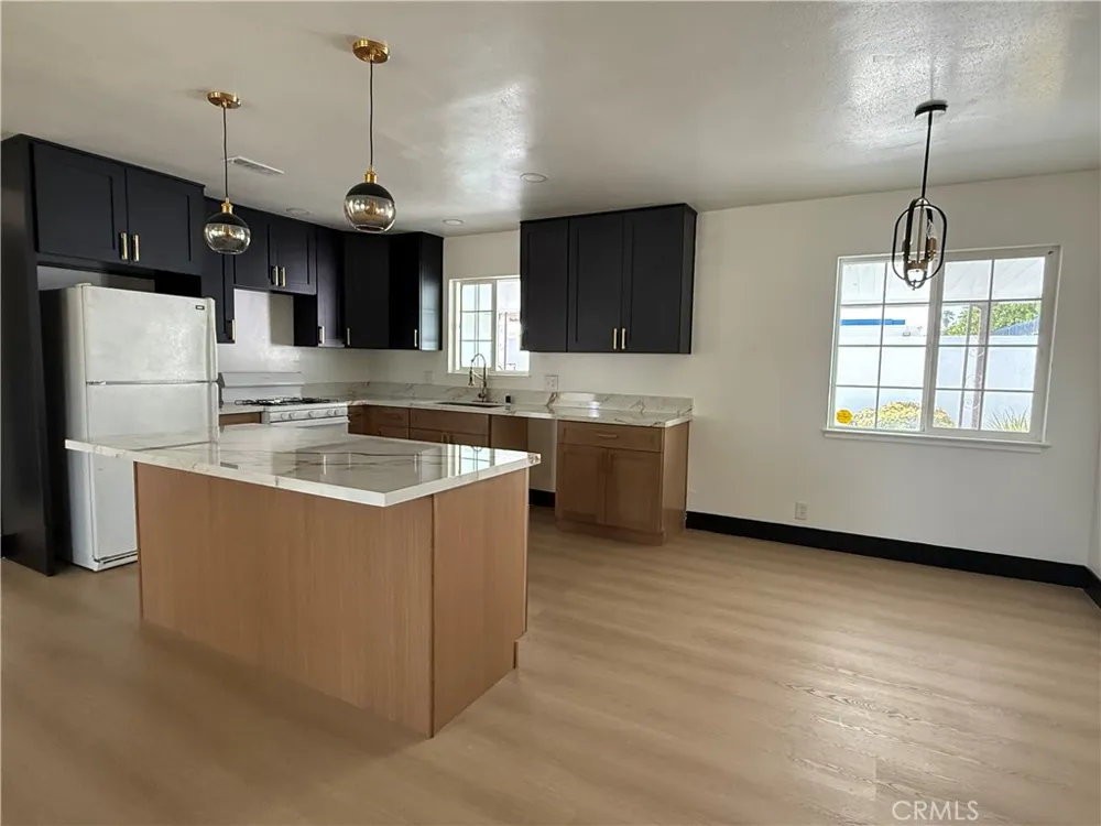 1915 Ervilla Place Pomona, CA 91767