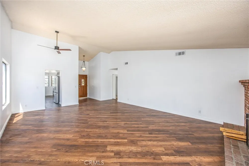 14873 Crofton Helendale, CA 92342
