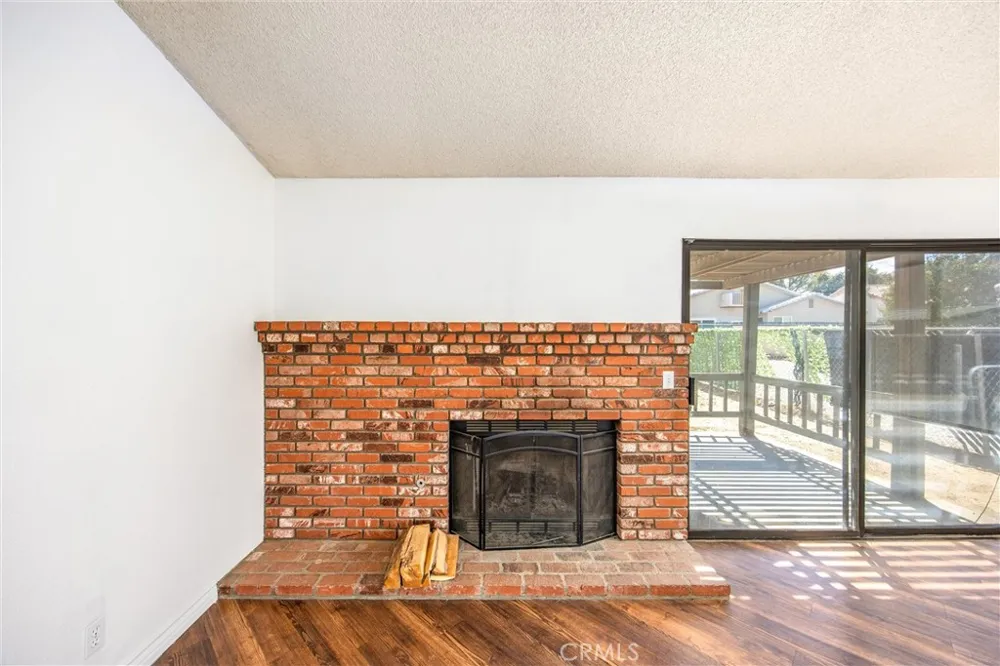 14873 Crofton Helendale, CA 92342