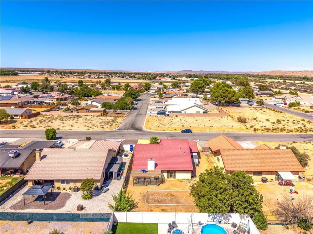 14873 Crofton Helendale, CA 92342