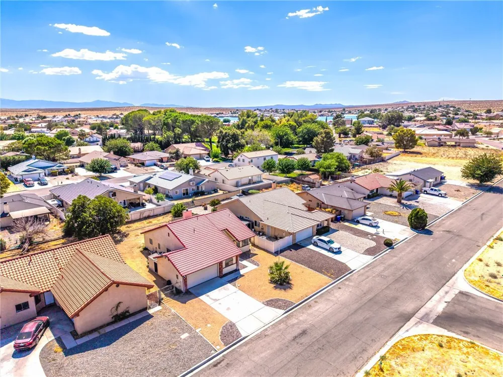 14873 Crofton Helendale, CA 92342