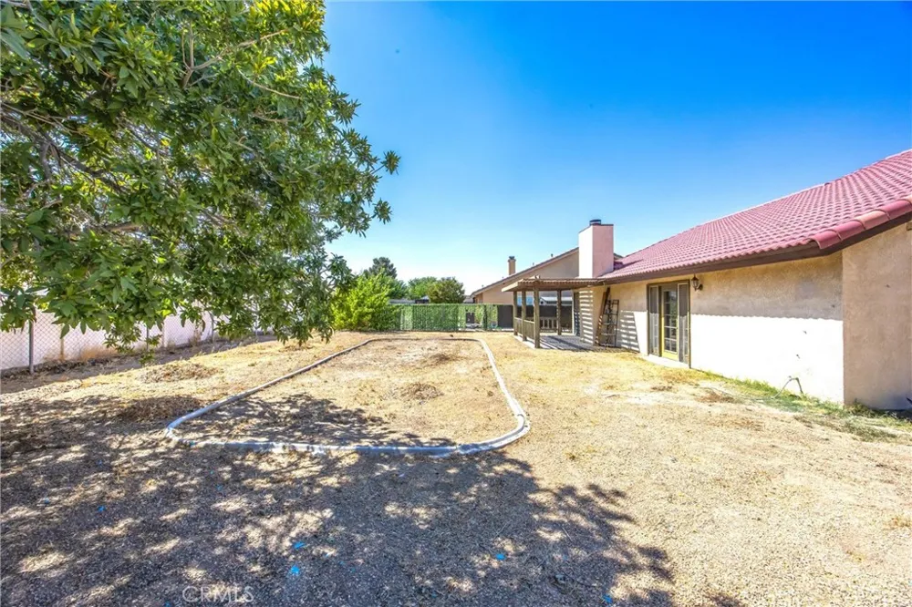 14873 Crofton Helendale, CA 92342