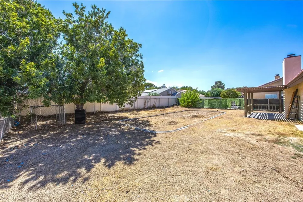 14873 Crofton Helendale, CA 92342