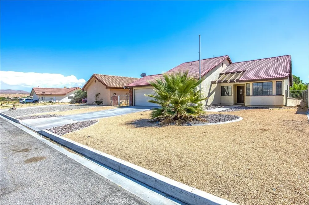 14873 Crofton Helendale, CA 92342