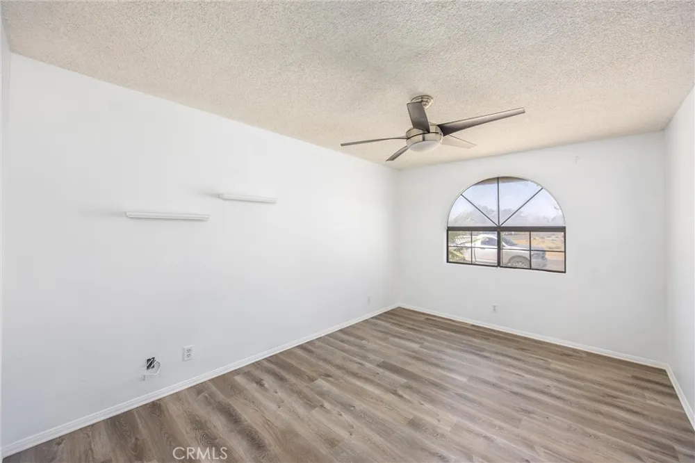 14873 Crofton Helendale, CA 92342