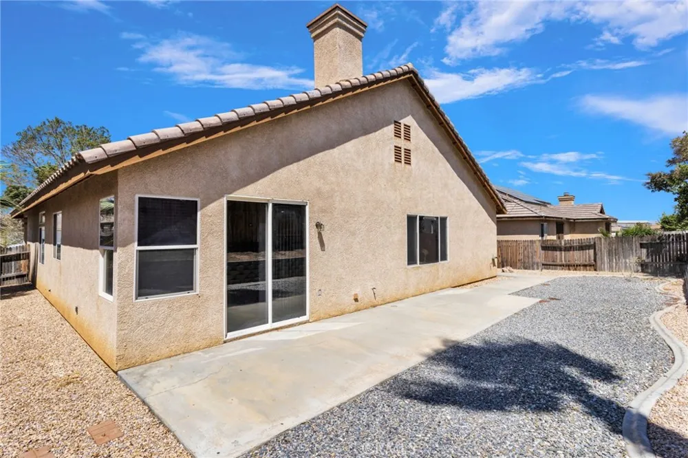 13271 Via Robles Victorville, CA 92392