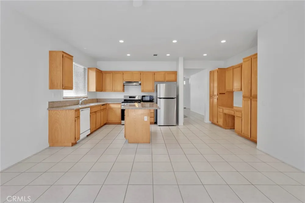13271 Via Robles Victorville, CA 92392
