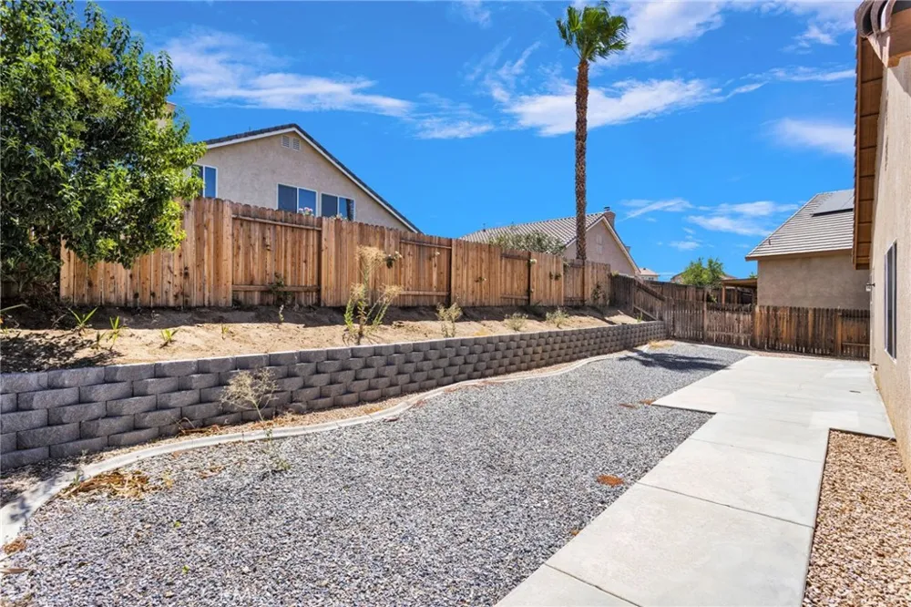 13271 Via Robles Victorville, CA 92392