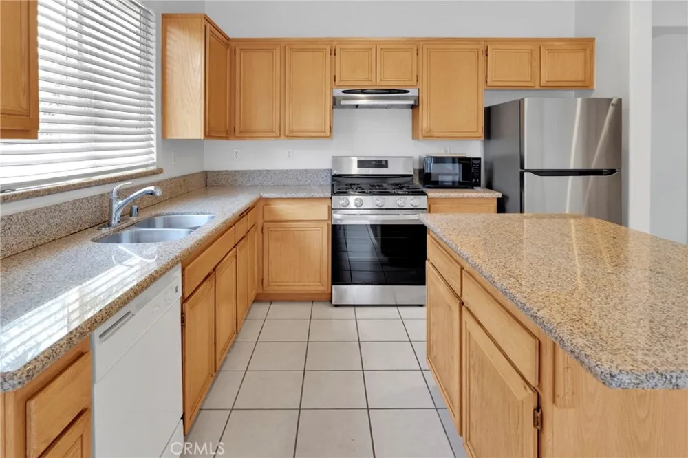 13271 Via Robles Victorville, CA 92392