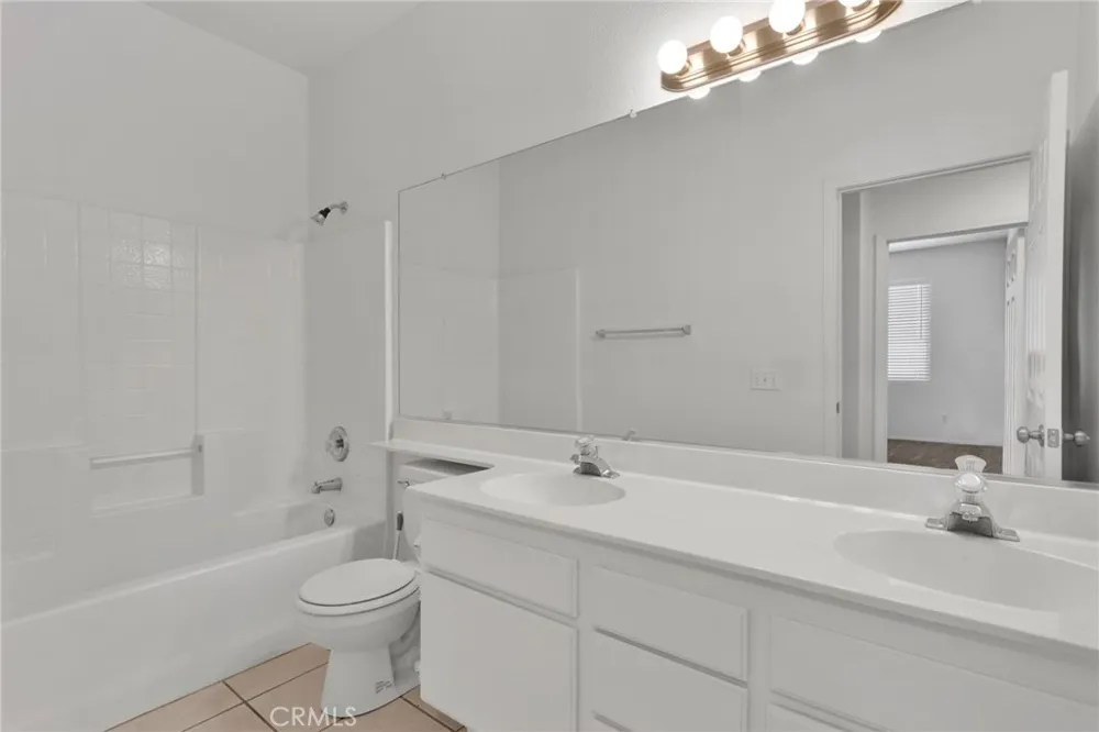 13271 Via Robles Victorville, CA 92392
