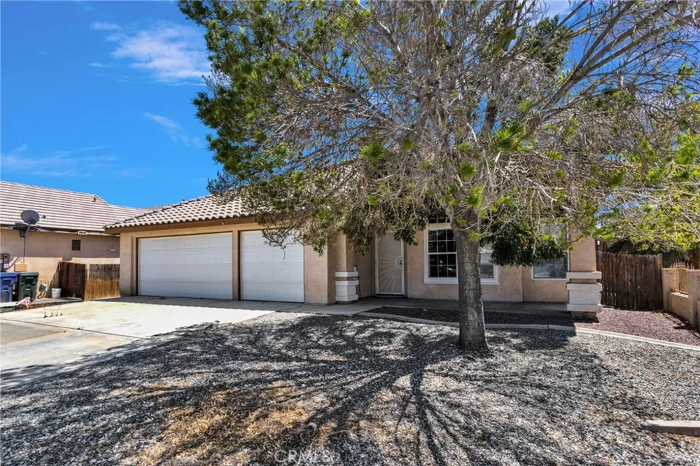 13271 Via Robles Victorville, CA 92392
