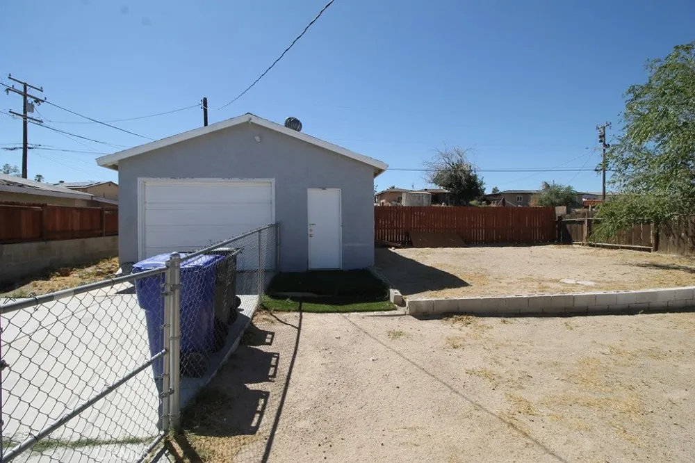 25567 Bejoal Barstow, CA 92311