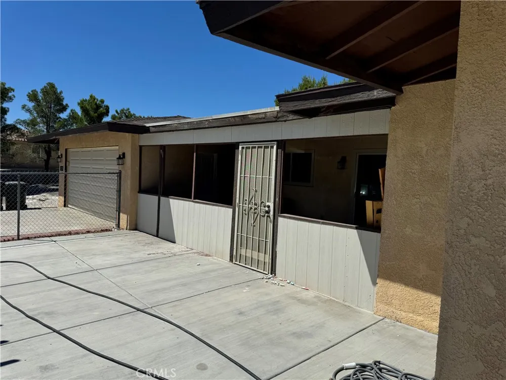 16339 Wato Road Apple Valley, CA 92307